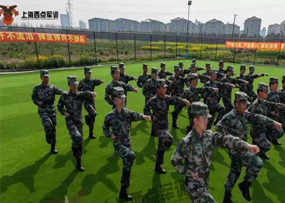 上海西点军事夏令营可以点燃孩子心中的军旅梦